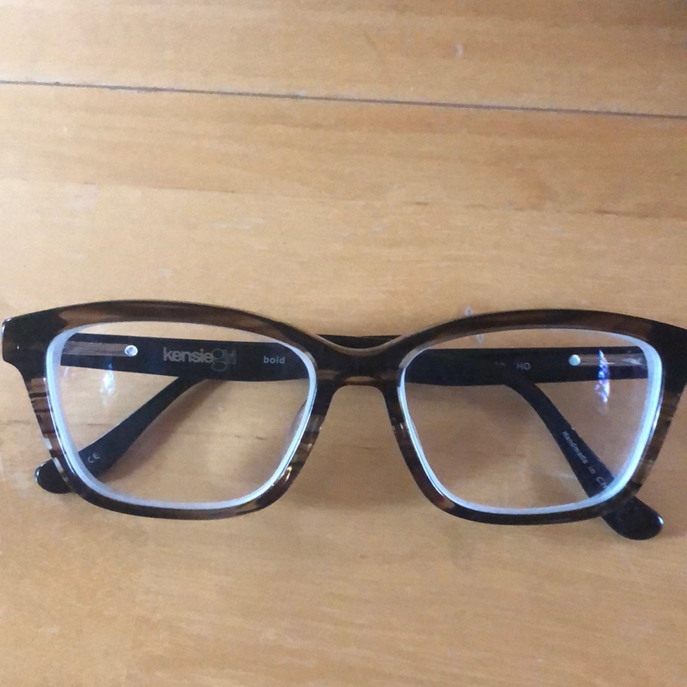 Glasses petite size. 48-14-130. Kensie Girl Bold